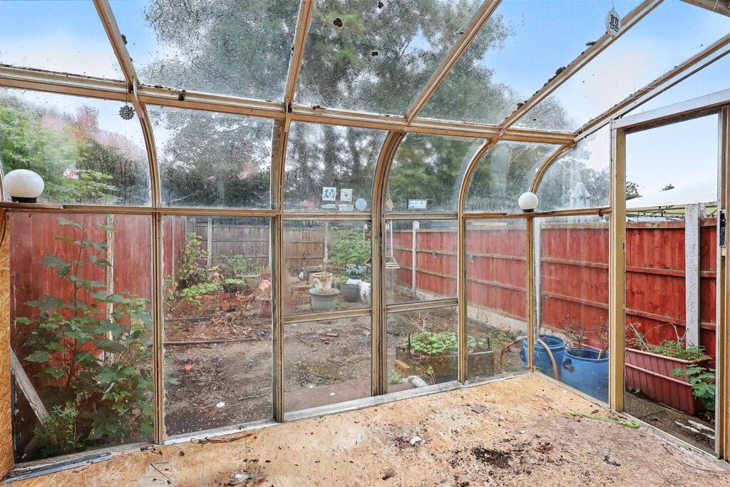 House in Nottingham, Aspley - More
