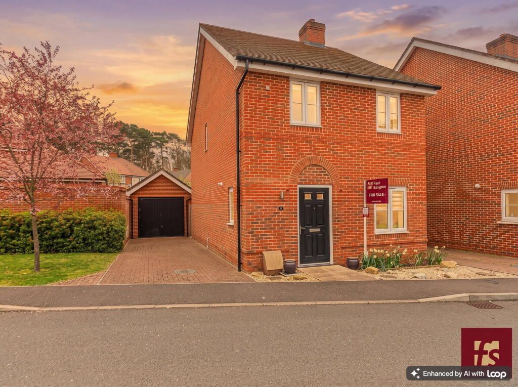 Main image of property: Dashers Close, Crowthorne, Berkshire RG45 6GX