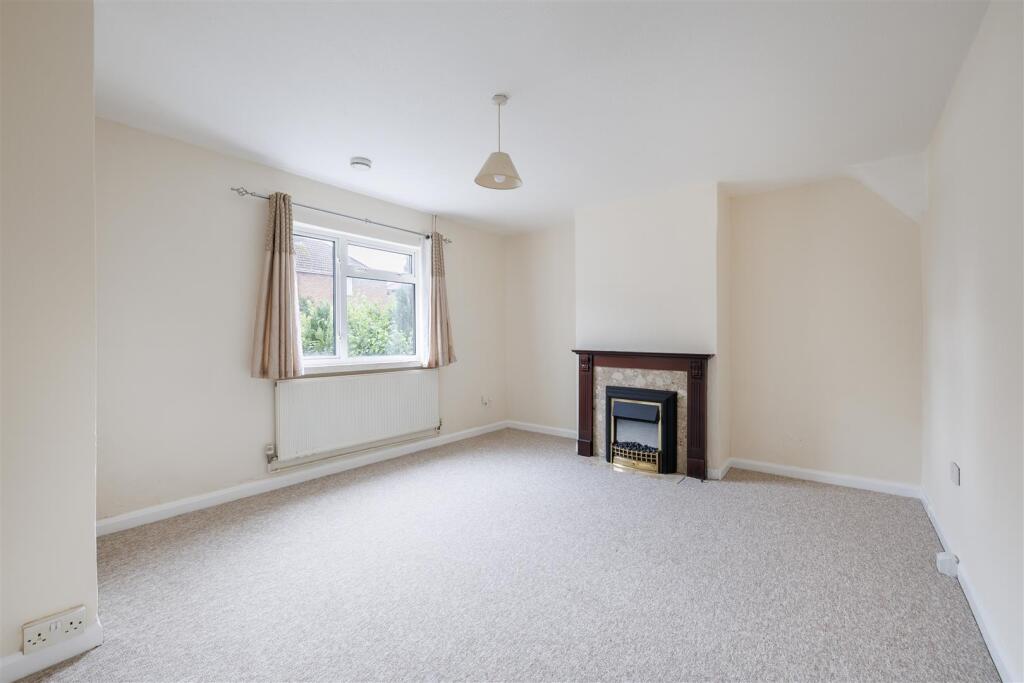 The Avenue, Halesworth photo 3