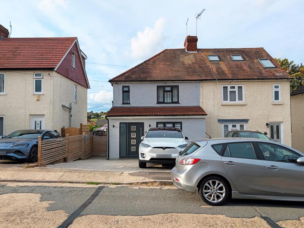 4-bed semi-detached on 28 Beech Road, Kent, ME2 2LP, £300,000