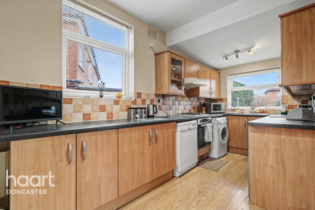 Hill Top Crescent, Doncaster photo 5