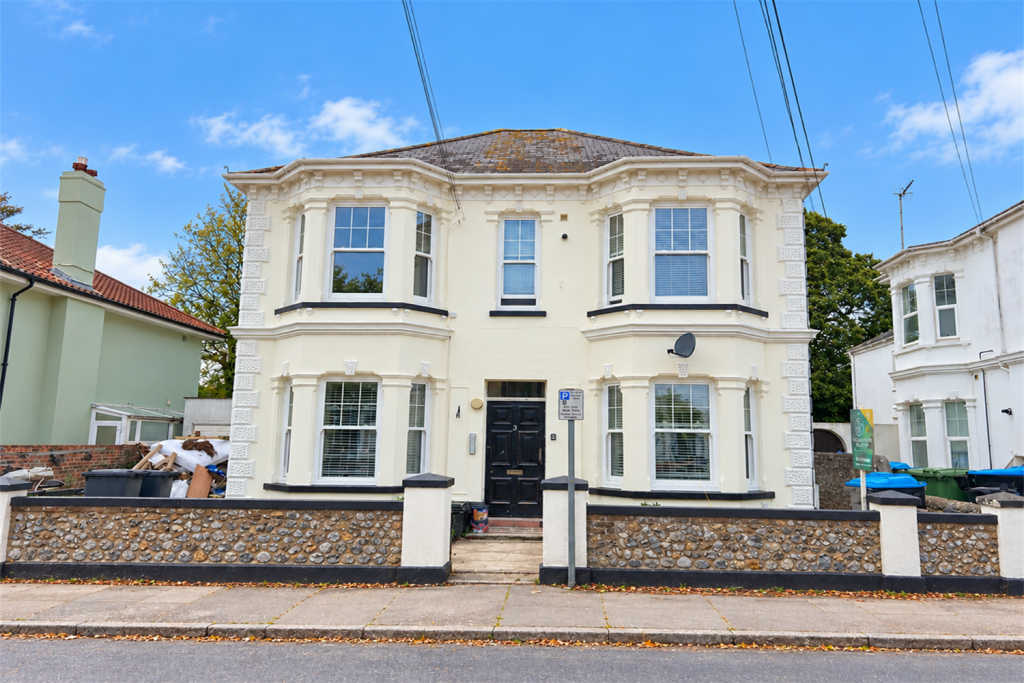 Madeira Avenue, Worthing, BN11