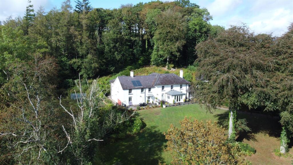 House in Temple Bar, Llanfihangel Ystrad