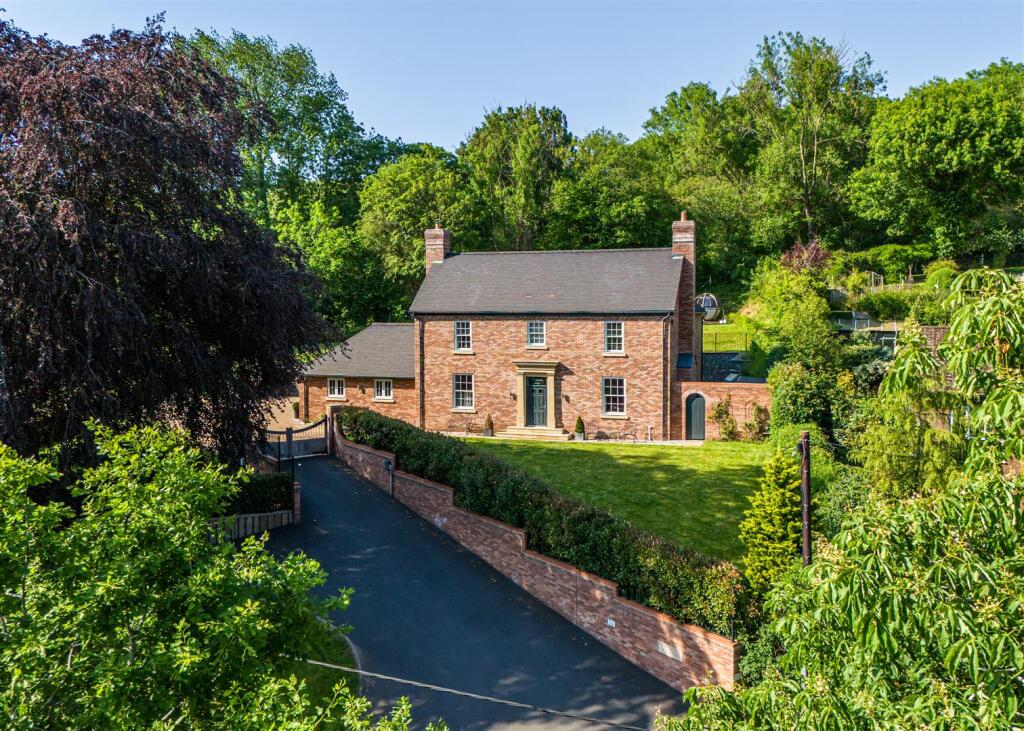 4-bed detached on Wayside Lodge, Buildwas Road, Ironbridge, Telford, £975,000