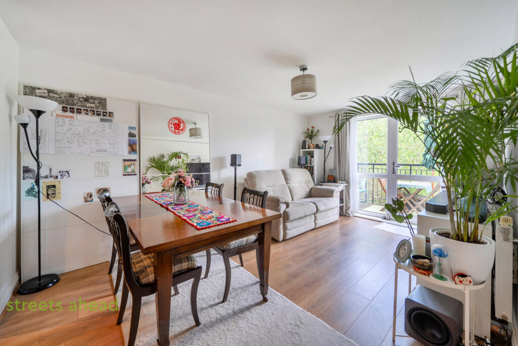 Main image of property: Chalfont Road, London, SE25