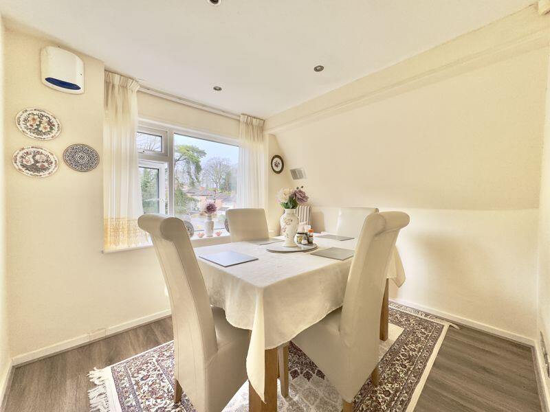 Apartment in Birmingham, Sutton Coldfield - View 3