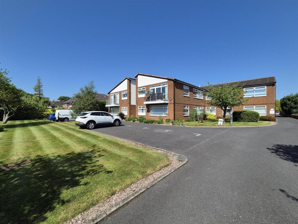 Main image of property: St. Annes Road East, Lytham St. Annes
