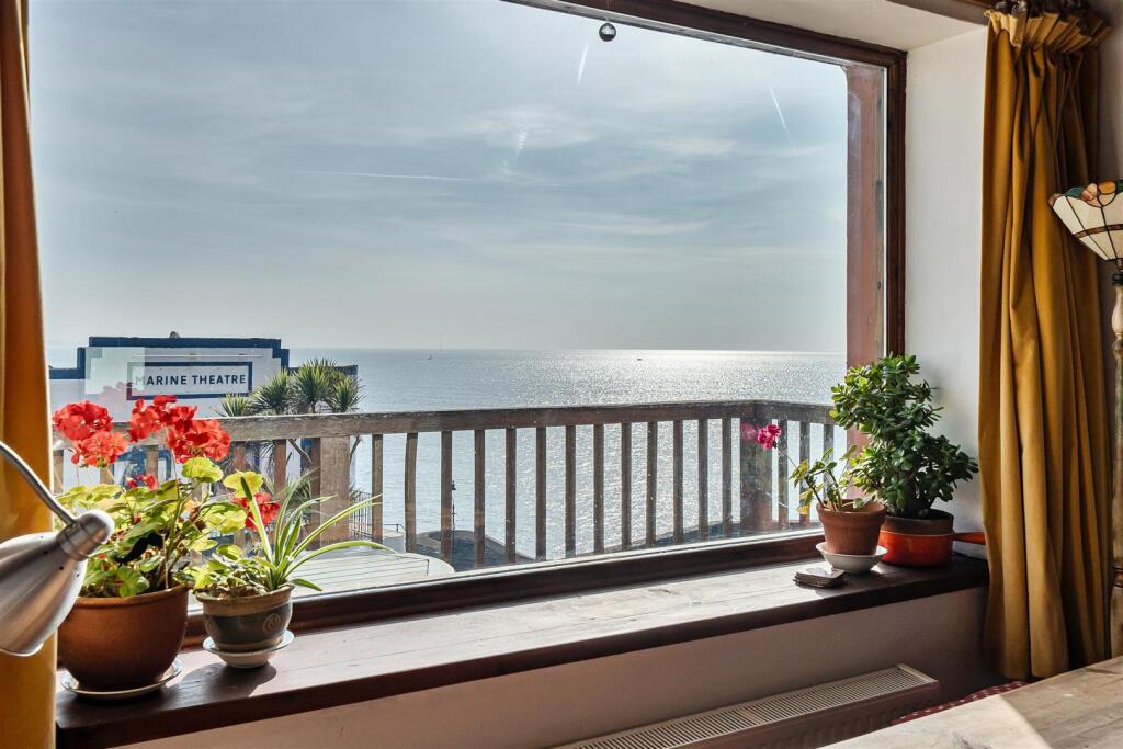 Long Entry, Lyme Regis - View 6