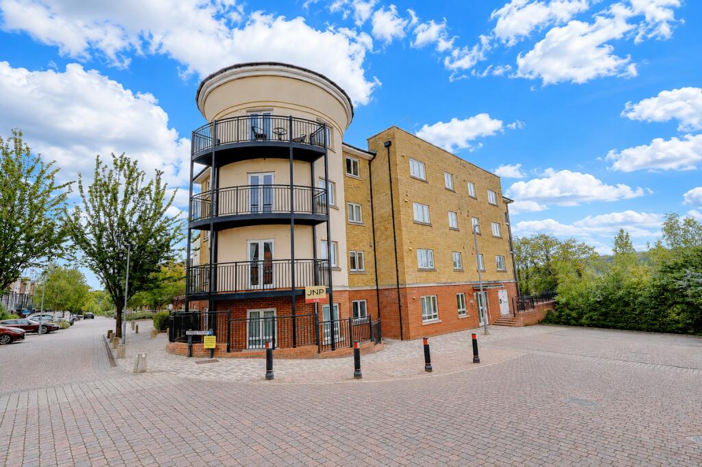 Main image of property: Tadros Court, High Wycombe, Buckinghamshire, HP13