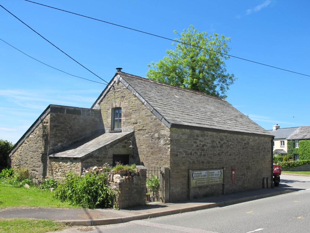 1-bed detached on Bray Shop, Callington. PL17, £160,000