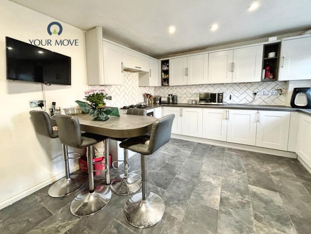 House in Dartford - More