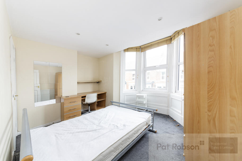 Apartment in Newcastle upon Tyne - View 5