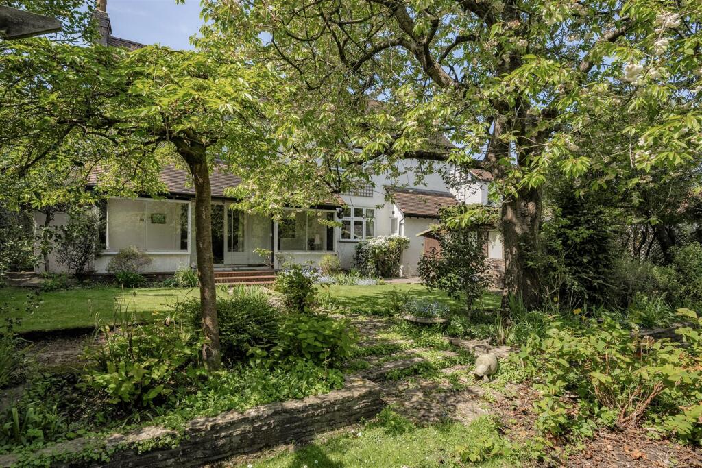 Grange Park | Henleaze photo 3