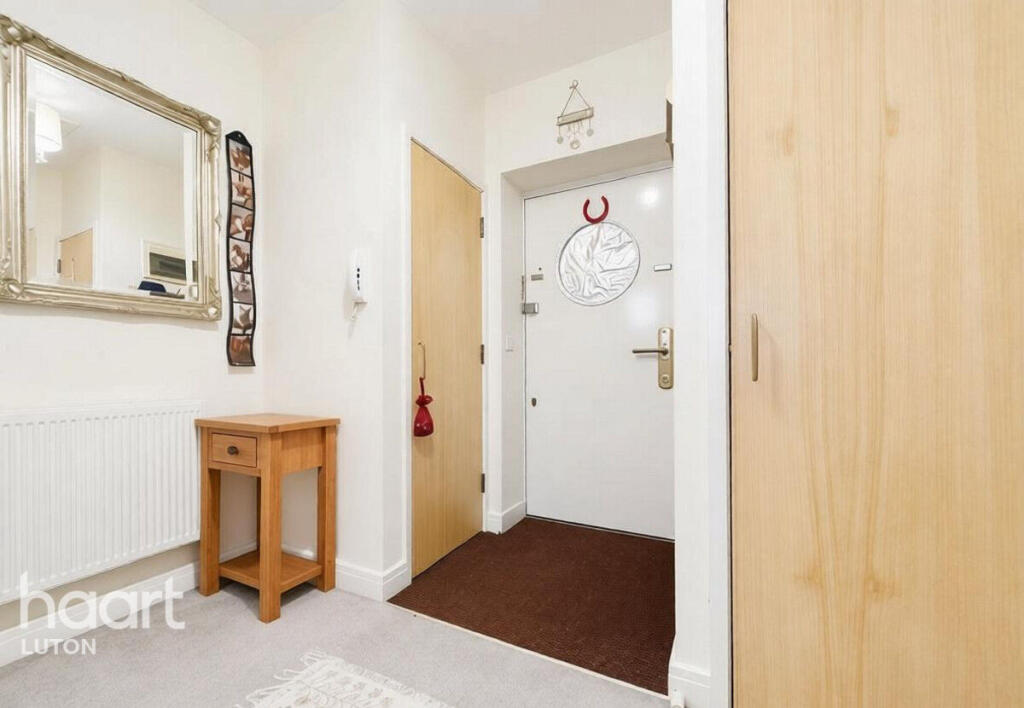 Apartment in Luton - View 2