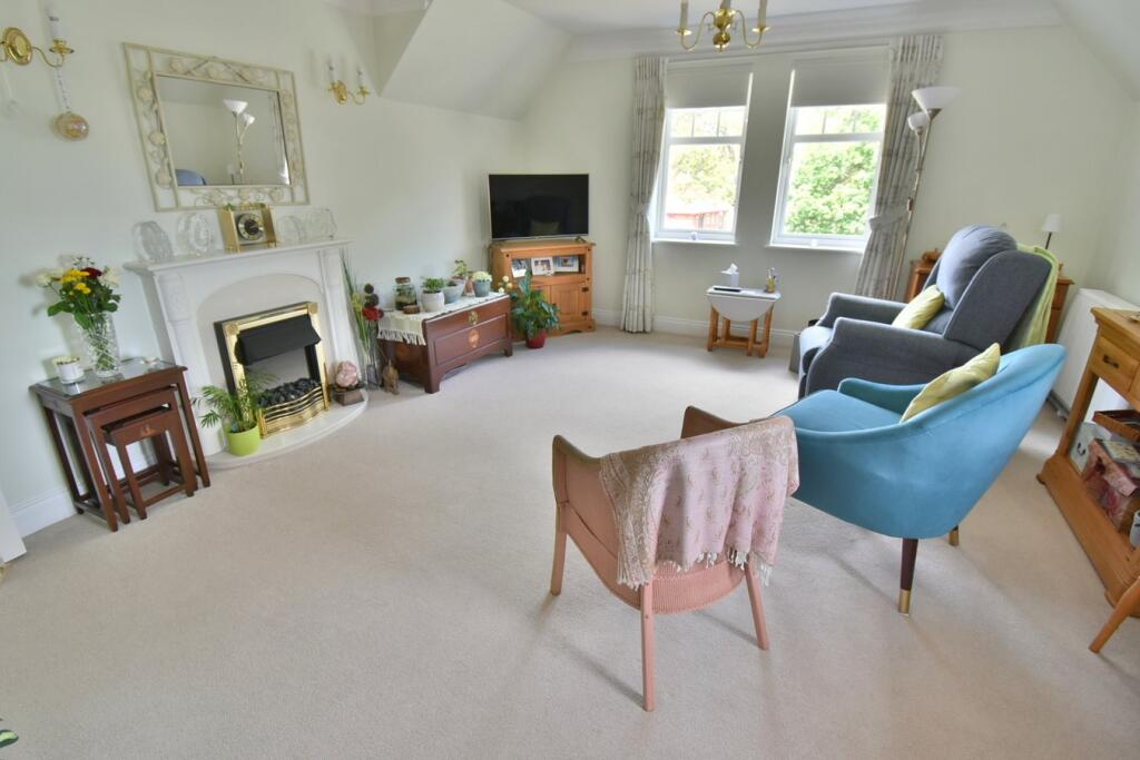 Apartment in Ferndown, Ferndown Town Centre - View 3
