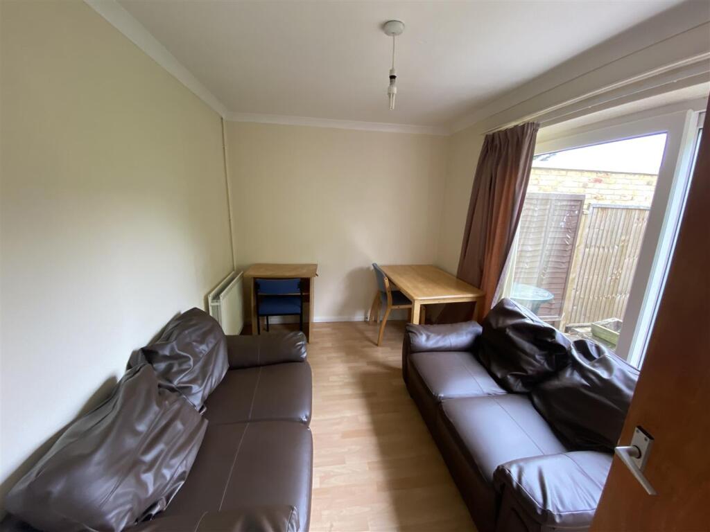 Additional image 4 of Bishops Rise, Hatfield