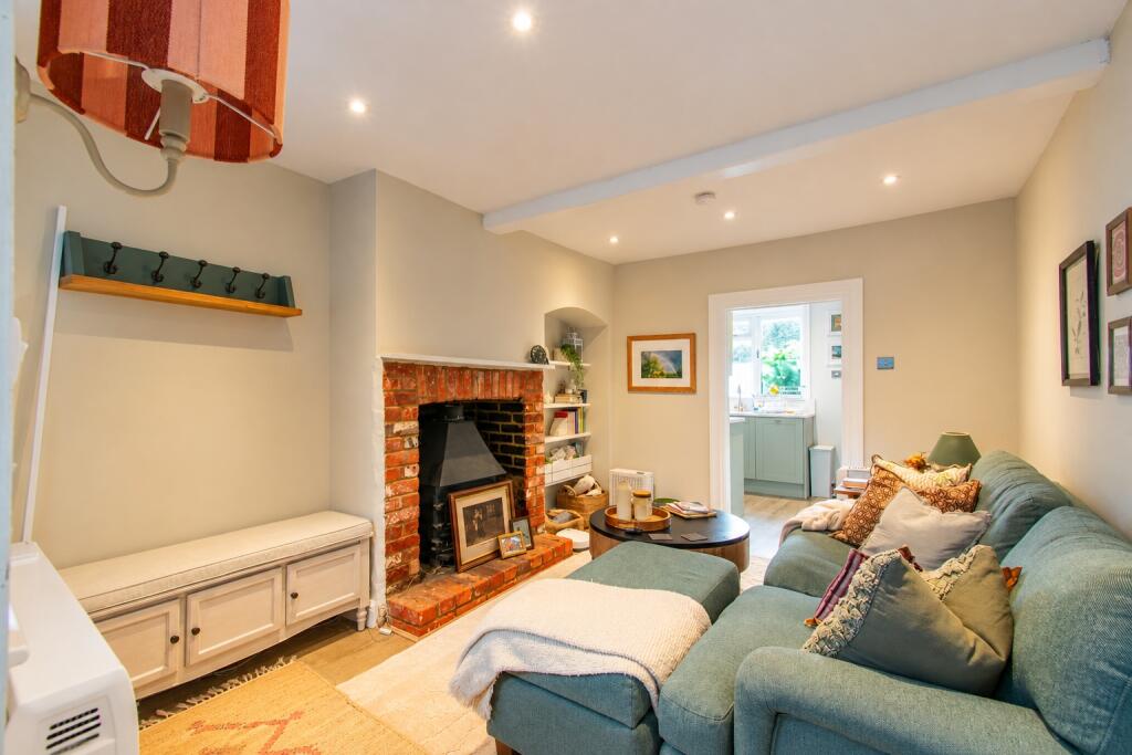 Alma Place, High Street, Marlborough, Wiltshire, SN8 photo 4