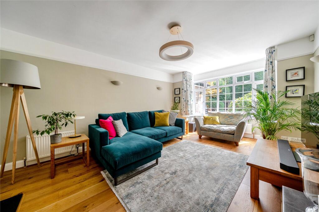 House in Woking, Surrey - View 4