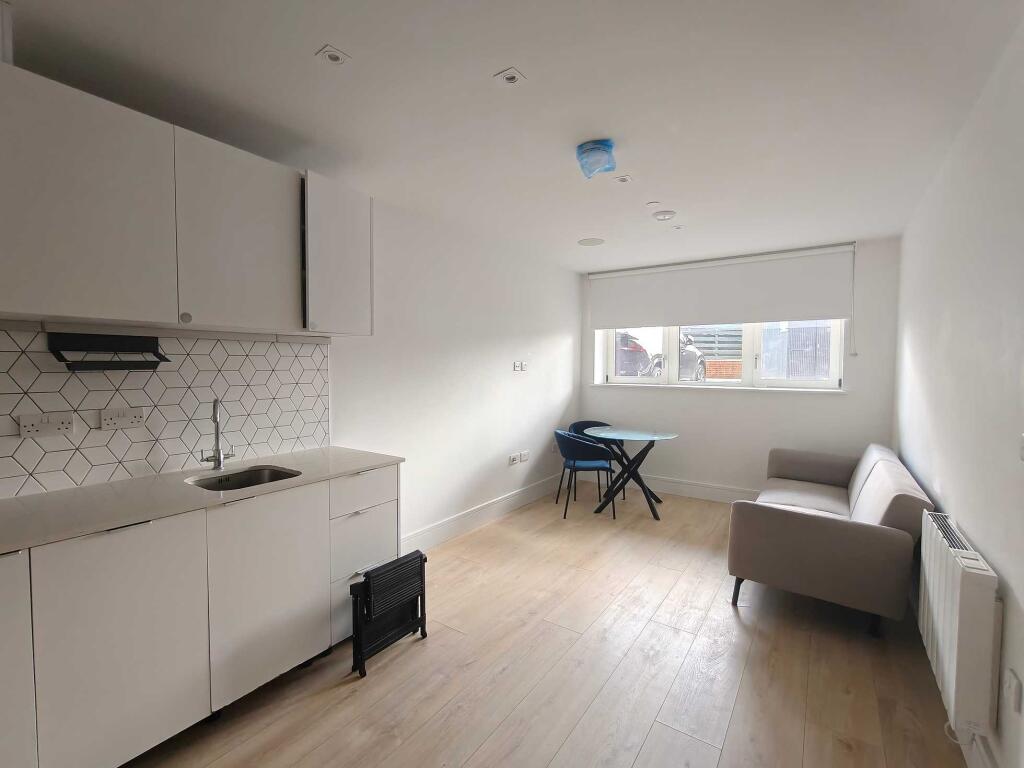 Apartment in London - More