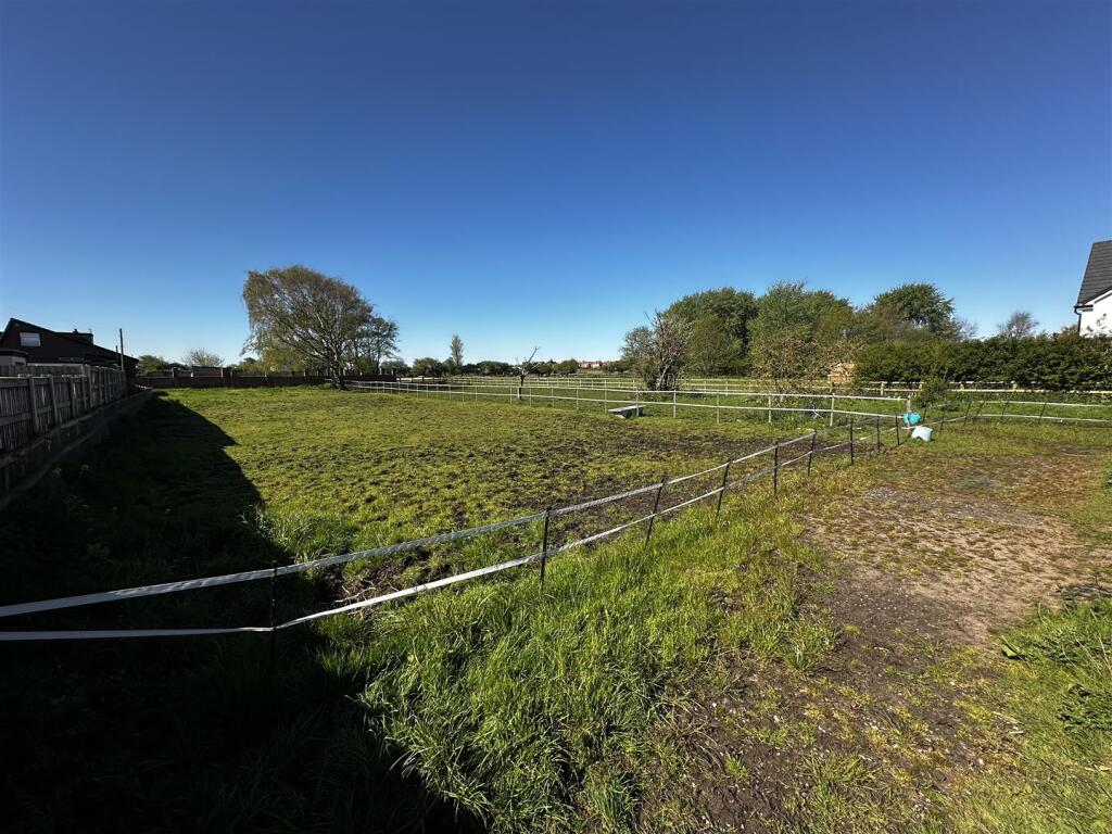 New Cut Lane, Southport - More
