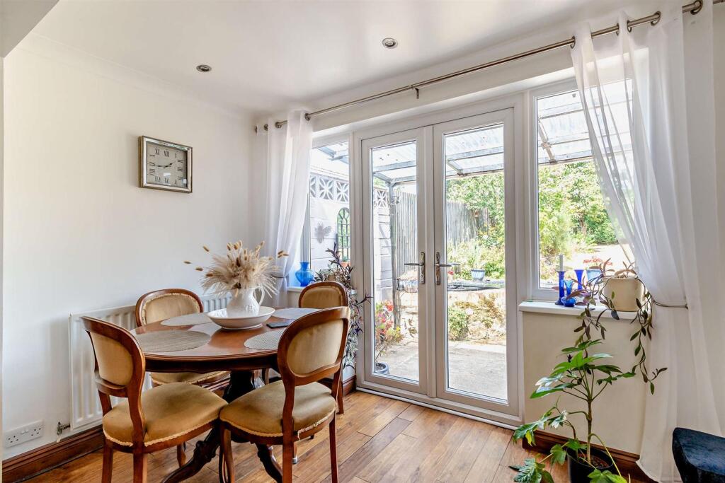 House in Maidstone, Bearsted - More