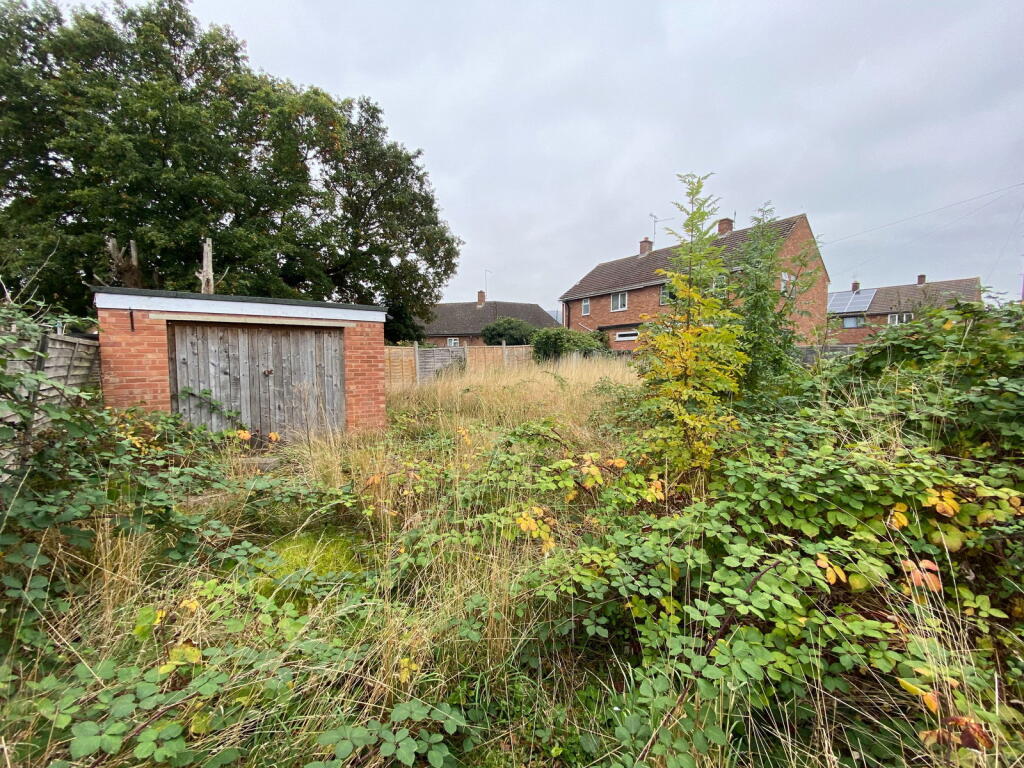 Moat Crescent, Malvern, Worcestershire, WR14 photo 4