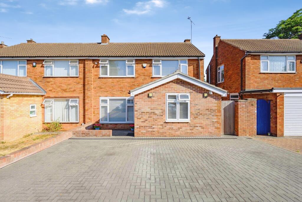 Main image of property: Stanmore Crescent, Luton, Bedfordshire, LU3