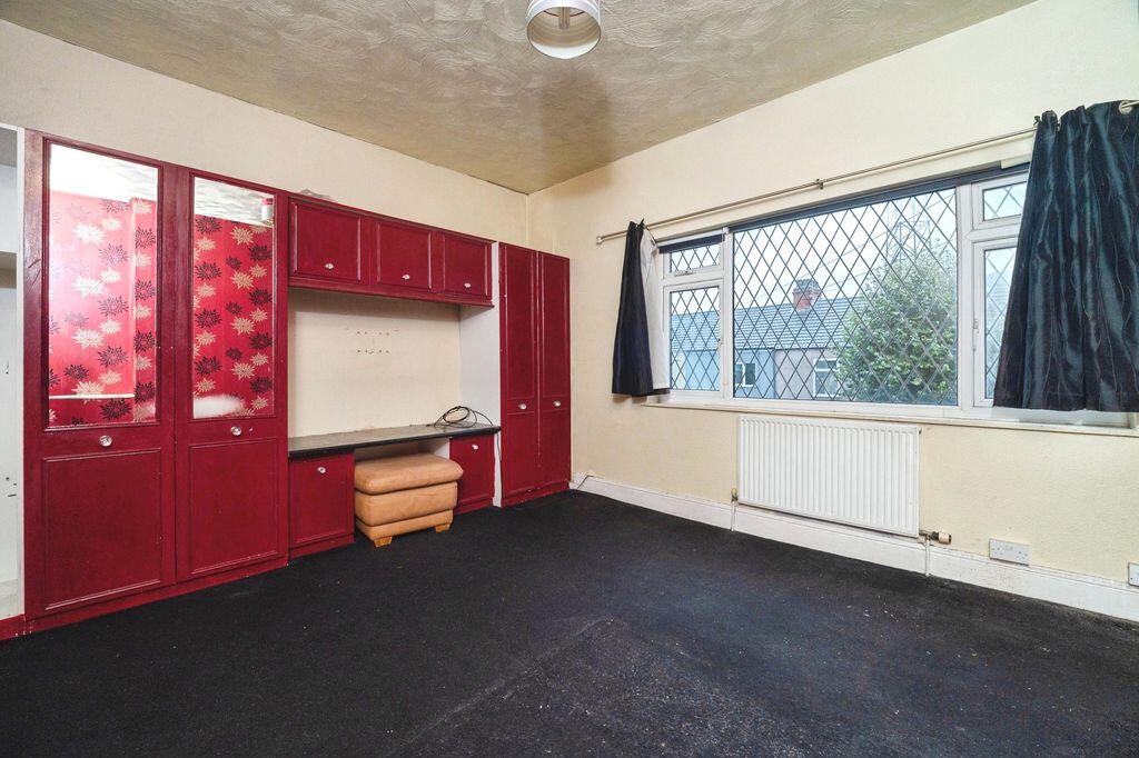 House in Doncaster, North East Lincolnshire - More