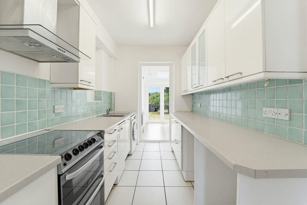 House in London, Rayners Lane - View 5