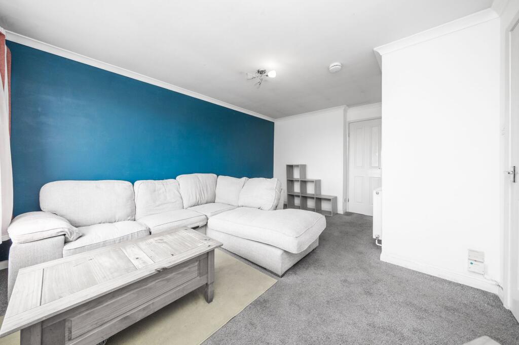 Apartment in Edinburgh, West Lothian - More