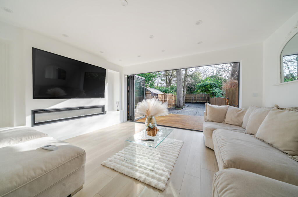 Main image of property: Fitzroy Close, Bassett, Southampton, Hampshire, SO16