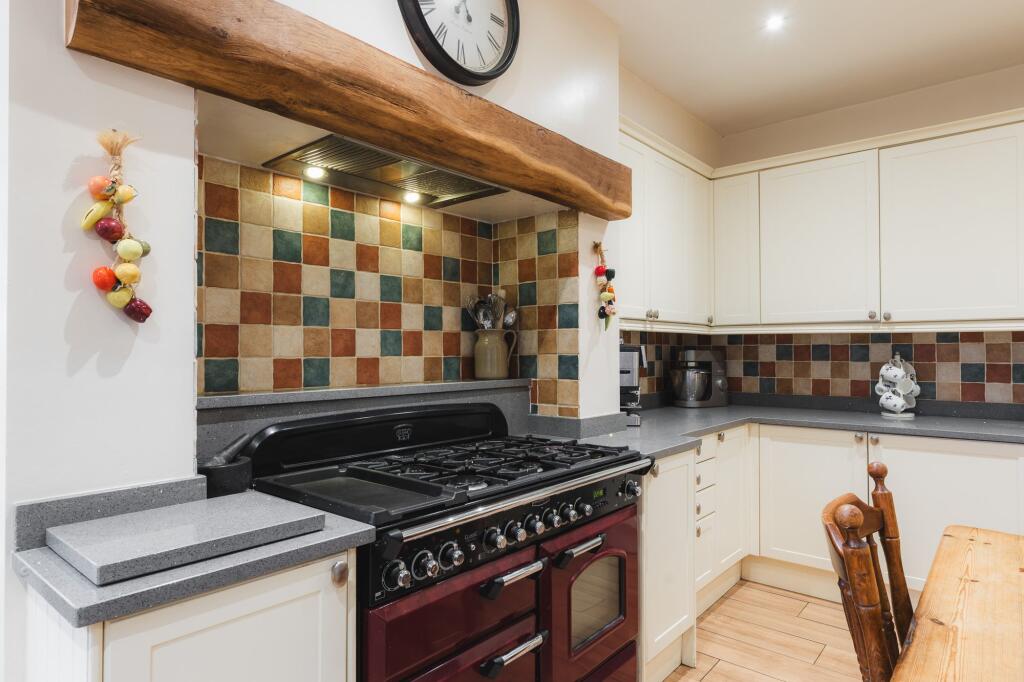 74 Moss Road, Winnington, CW8 4BL photo 4