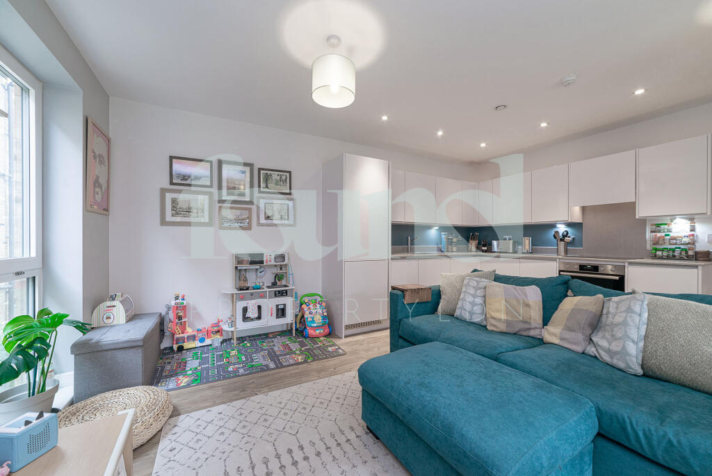 Apartment in Twickenham - View 2