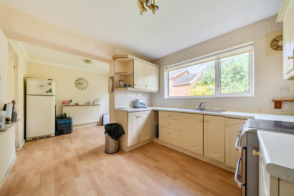 House in Taunton, Galmington - View 4