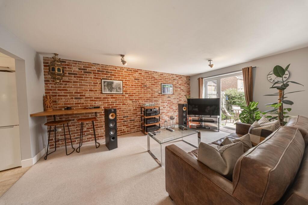 Apartment in Haywards Heath, Southdowns Park - View 3