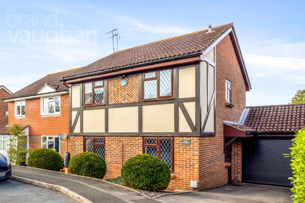 3-bed detached on Perryfields, Burgess Hill, West Sussex, RH15, £475,000