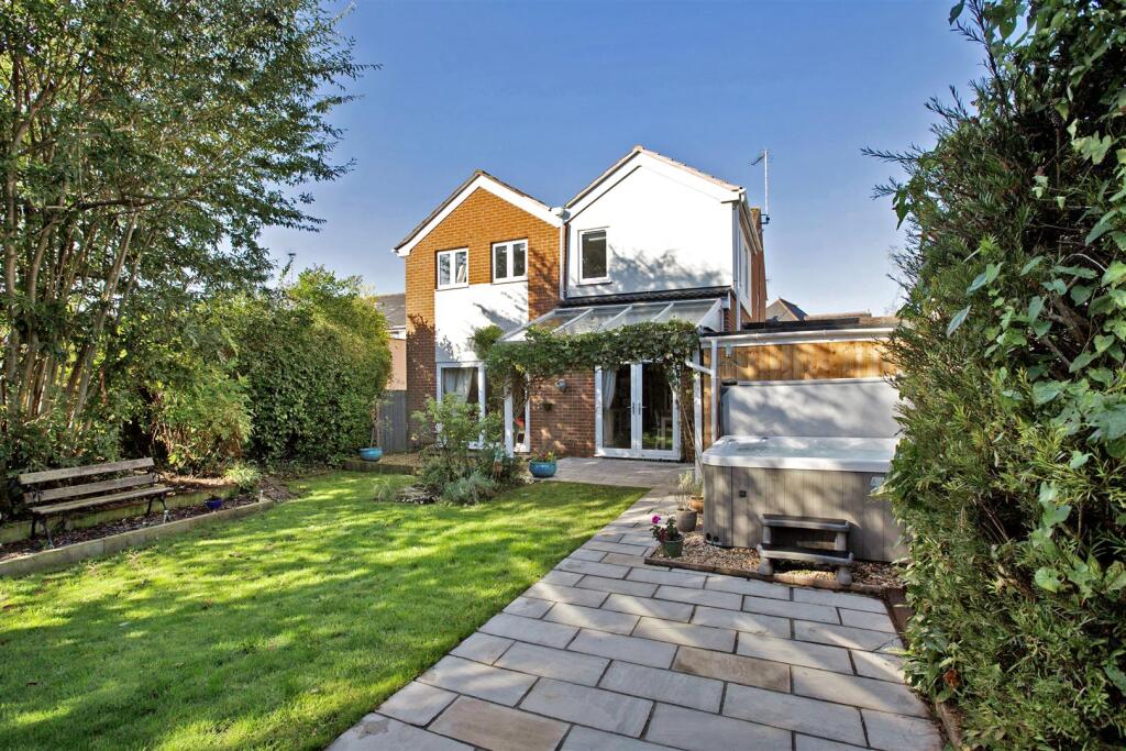 Main image of property: Malt Field, Lympstone, Exmouth