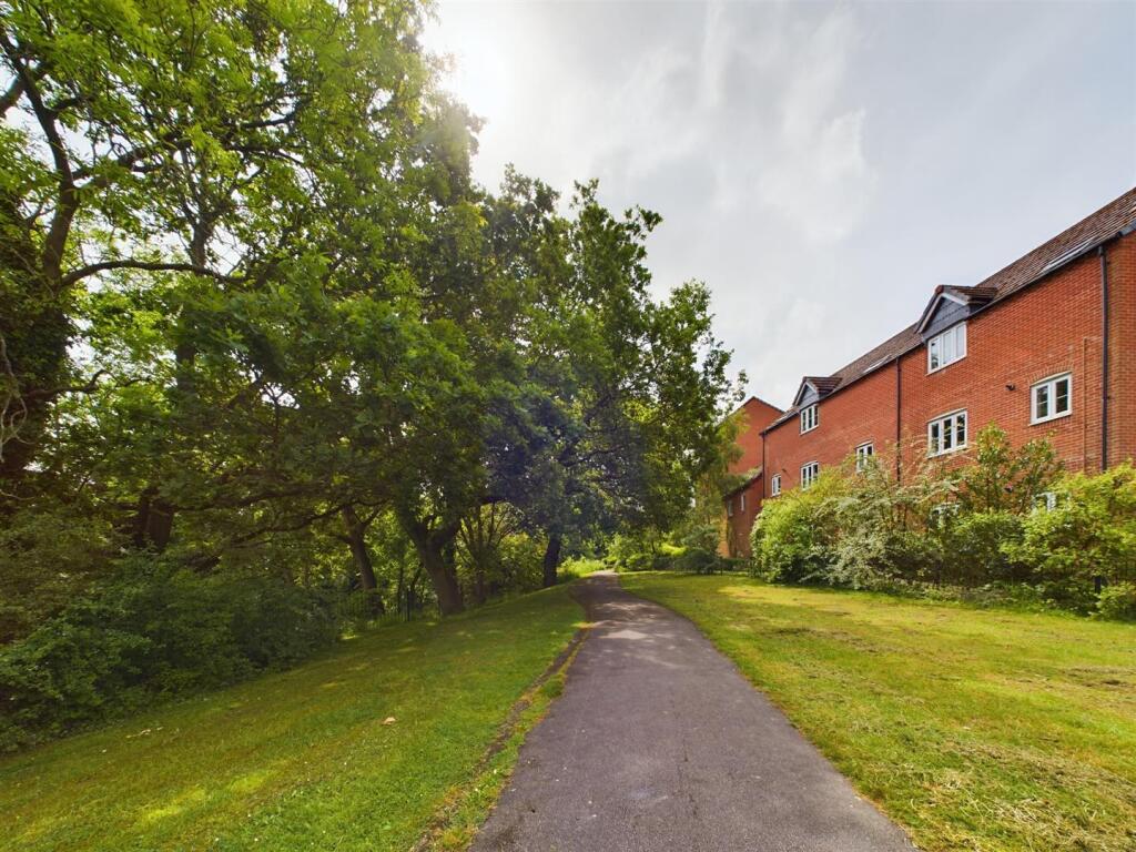 Additional image 13 of 328 Wharf Lane Solihull