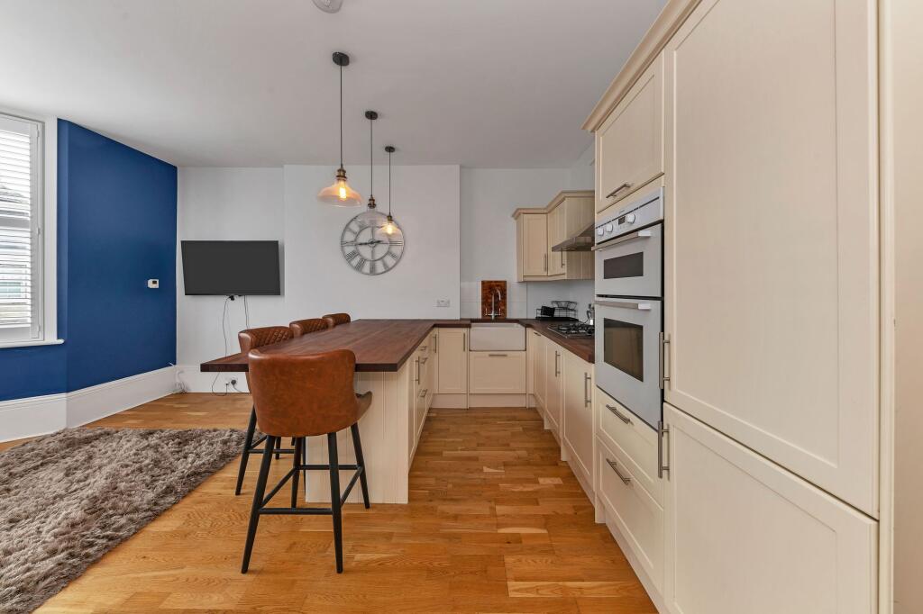 Apartment in West Suffolk, Studlands Park, Newmarket - View 5