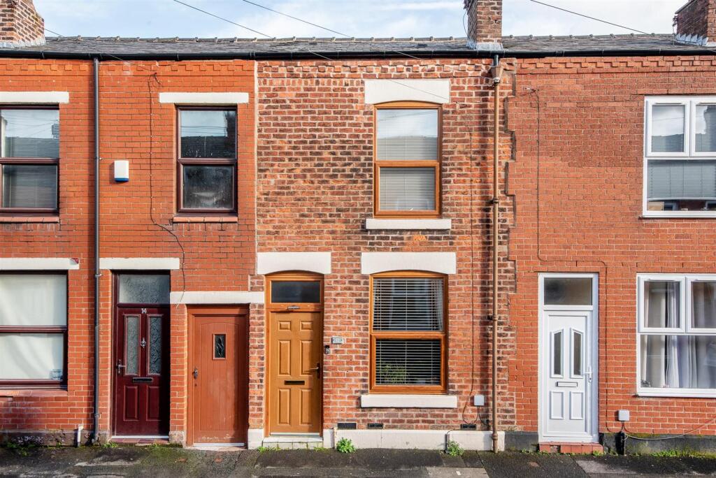3-bed terraced on Coventry Street, Chorley, £159,995