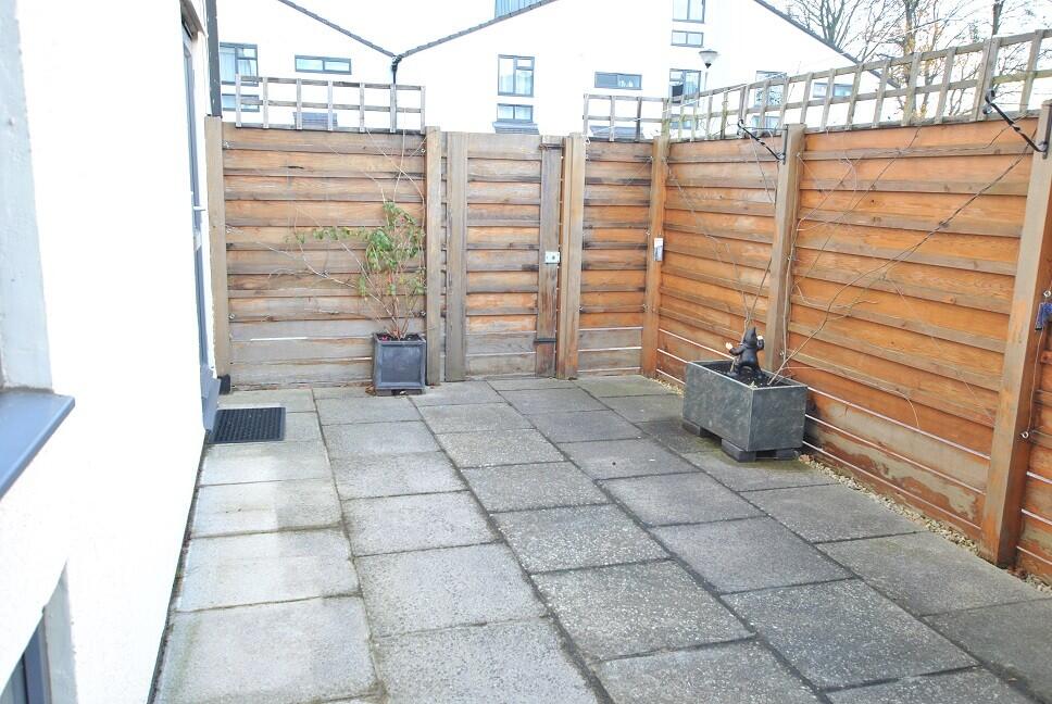 Field View, Derby Road, Caversham, Reading photo 2