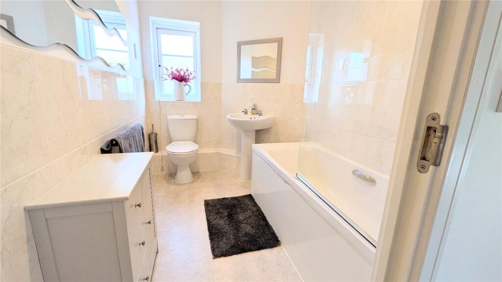 Apartment in Reading - View 4
