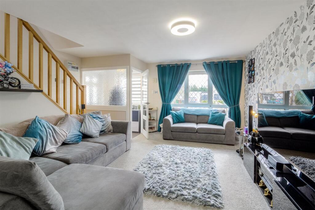 Torrington Crescent, Wellingborough - View 5