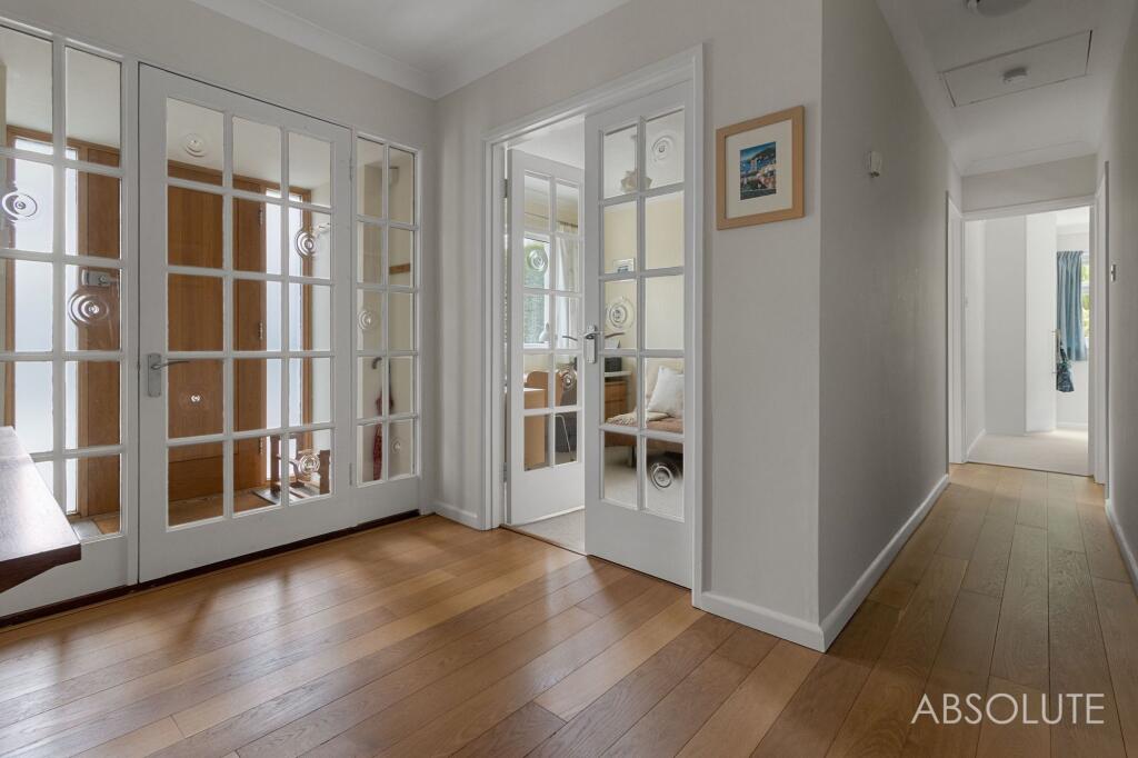 House in Torquay, Torbay - More