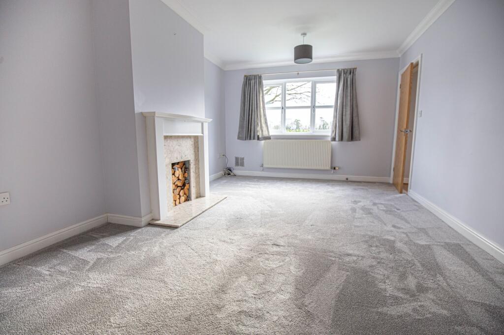House in Malmesbury, Wiltshire - More