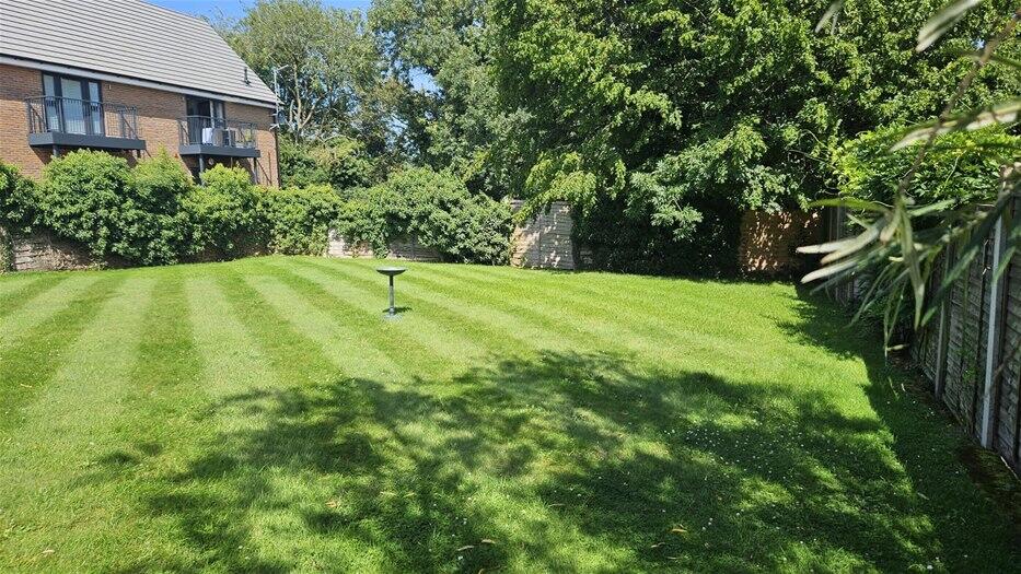 Additional image 2 of Willoughby Road, Harpenden, AL5