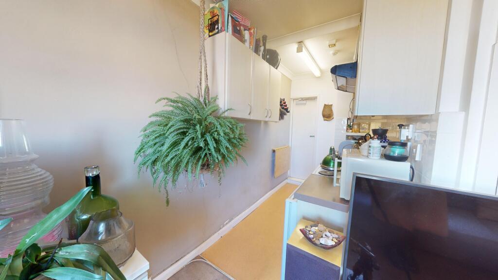 Apartment in Hove, Brunswick - View 2