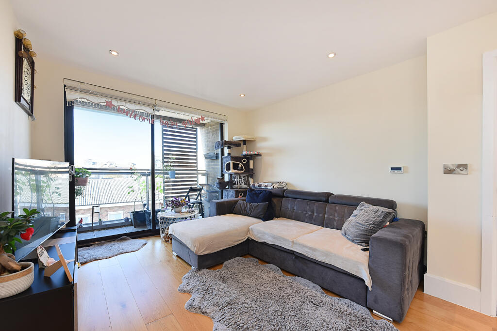 Apartment in London - View 3