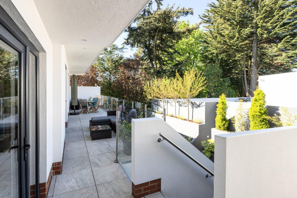 Woodside House, Quarry Road, Richmond photo 3