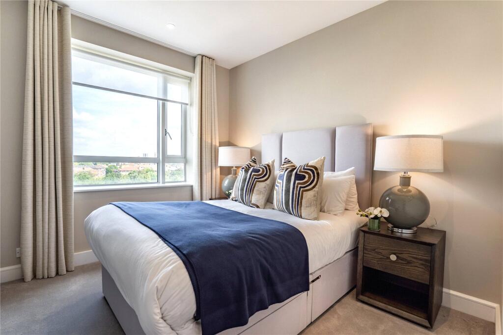Apartment in London, Canary Wharf - View 6